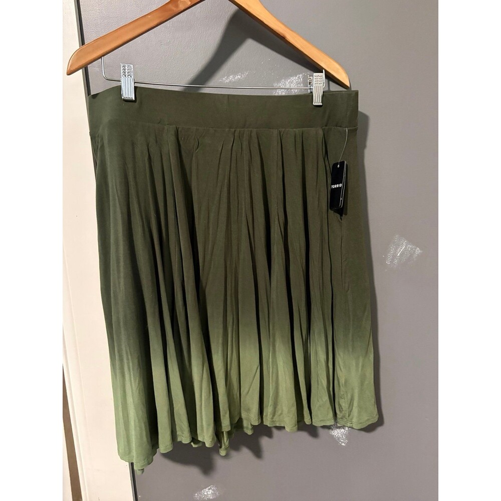 Torrid size 1 green dip dye Jessy circle skirt